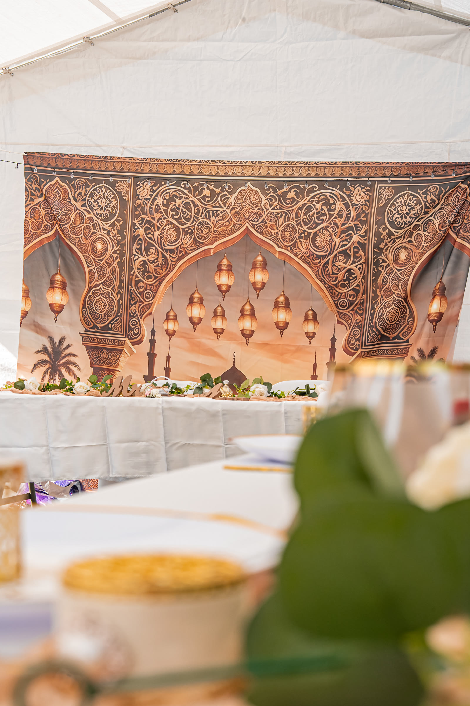 Décor de soirée orientale aux lanternes